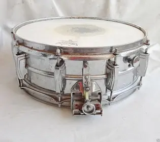 Ludwig Super Sensitive 70's needs restoring help on id