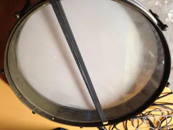 Help identifying an old snare drum