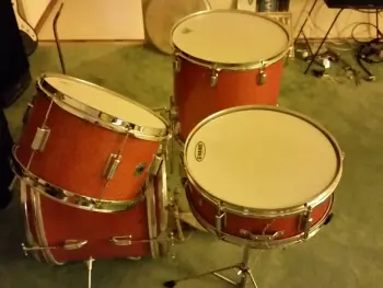 1960s KENT Drum Set..a Real looker...