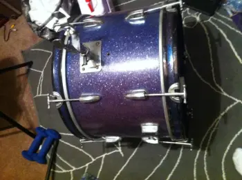 Help identify vintage bass drum