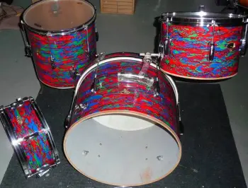 Japanese made Kent center lug kit in psychedelic lava pearl