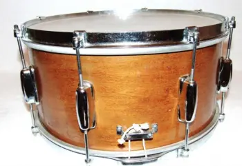 Help ID'ing this Shell Finish. Is it Maple or Mahogany.