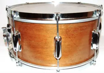 Help ID'ing this Shell Finish. Is it Maple or Mahogany.