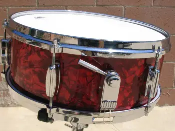 Help identifying this red sparkle finished Japanese snare drum.