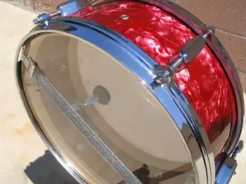 Help identifying this red sparkle finished Japanese snare drum.