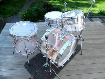 This is the Display Your Vistalite/Acrylic Drums Thread