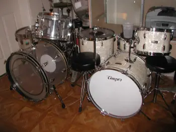 This is the Display Your Vistalite/Acrylic Drums Thread