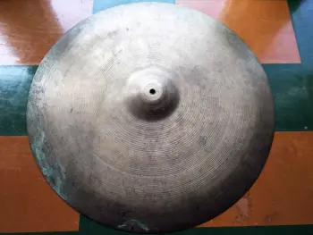 A Zildjian 26&quot; Ride 60's