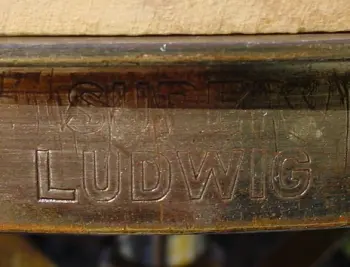 [B]1930-35 LUDWIG &amp; LUDWIG 6.5 x 14 WMP/CLASSIC GOLD SUPER-LUDWIG MODEL[/B]