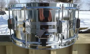 Ok guys...here mine! (Tama Swingstar Snare via CL)