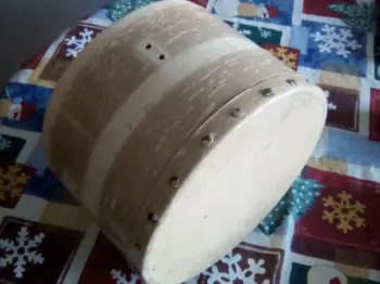 Very Old Vintage Tom drum, Who made it..?