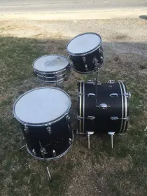 vintage 1968 Ludwig 4pc kit in original black lacquer