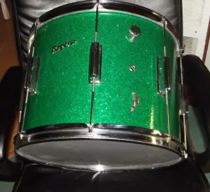 Can you Please Identify this vintage drum