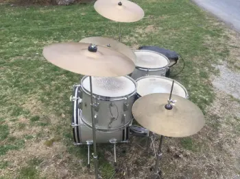967 Ludwig 'time capsule' kit w hardware and cymbals - beauty!