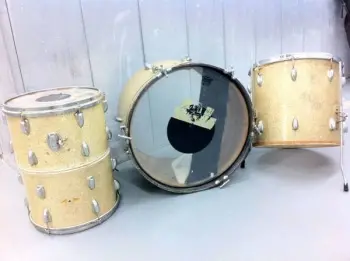 Is this a SLINGERLAND?
