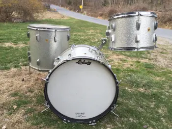 Vintage 1967 Ludwig 13/16/20 3pc drum set in silver sparkle