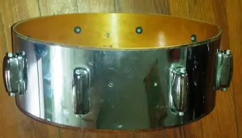Slingerland snare lugs, with 3 ply shell and badge