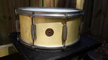 Late 40's Or Early 50's Gretsch Renown Throw