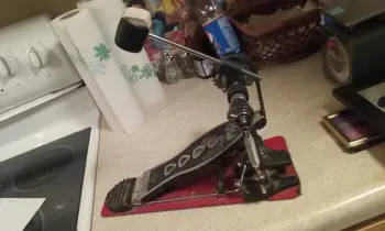 BD Pedals: DW5000/Rogers Swivo/Tama King Beat