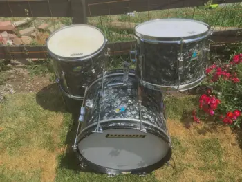 1970 Ludwig B/O badge Clubdate 13/14/20 in original black diamond pearl