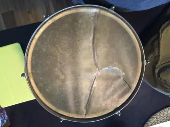 1920's Ludwig Universal 6 Post drum