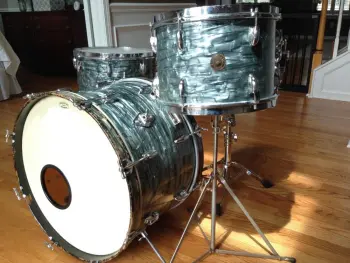1954 Gretsch Broadkaster kit w/matching snare