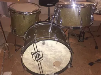 Sonor Teardrop with matching snare
