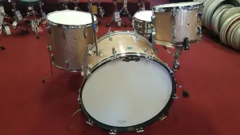 Early '70s Ludwig Classics in Champagne Sparkle (24-inch Bass Drum)