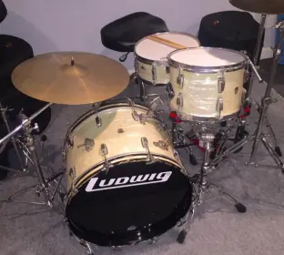 Vintage Ludwigs Refurb Project - Indiana