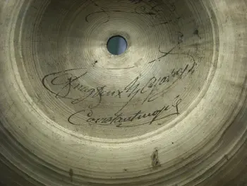 help me me id this cymbal?