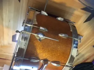 Can someone tell me what brand of drum set this is?