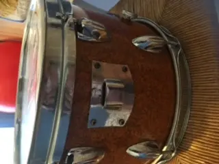 Can someone tell me what brand of drum set this is?