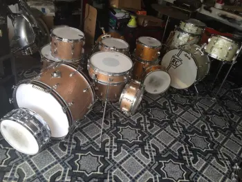 Early '70s Ludwig Classics in Champagne Sparkle (24-inch Bass Drum)