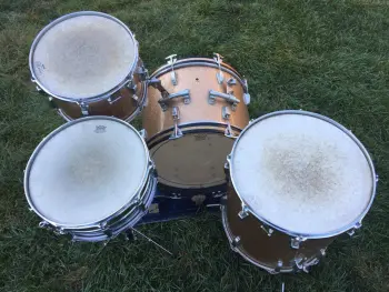 1960’s Ludwig 13/16/20/14 supra in champagne sparkle