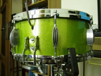unknown snare drum