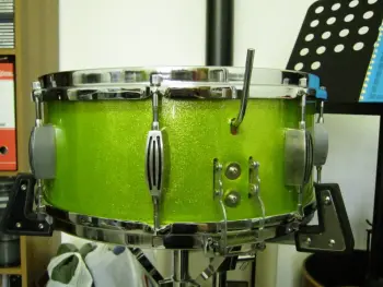 unknown snare drum