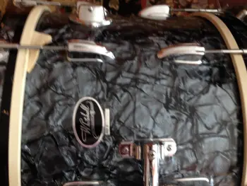 Whitehall drumset - Black Diamond Pearl