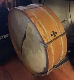 Help identify year - old Gretch bass drum