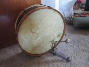 seeking info on old Ludwig bass drum