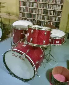 Vintage Del Rey Drum Set on Craigslist