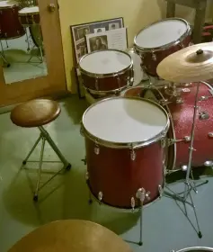 Vintage Del Rey Drum Set on Craigslist