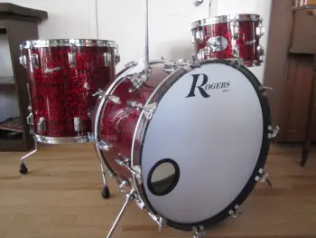 This is the Display Your Rogers Drums Thread