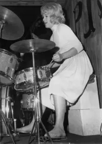 Famous non-drummer musicians behind the kit