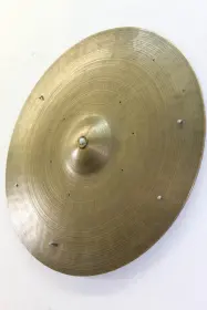 Is this unbranded cymbal Avedis Zildjian?