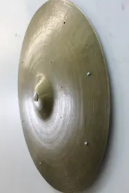 Is this unbranded cymbal Avedis Zildjian?