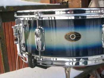 6 Lug Slingerland blue/silver photos.