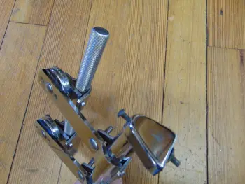 Anyone ever see this tom mount before?