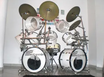Help me to identify this snare drum
