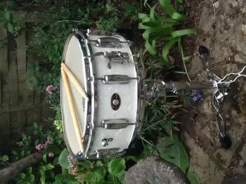 Were any slingy artist snares 8 lug?