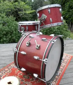 Anyone ever see this tom mount before?